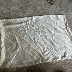 White Queen Zippered Pillowcase SLIP one